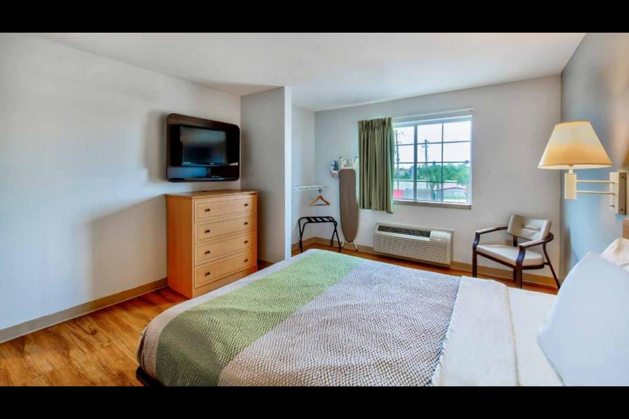 Oyo Townhouse Sulphur,La Extended Stay Екстериор снимка
