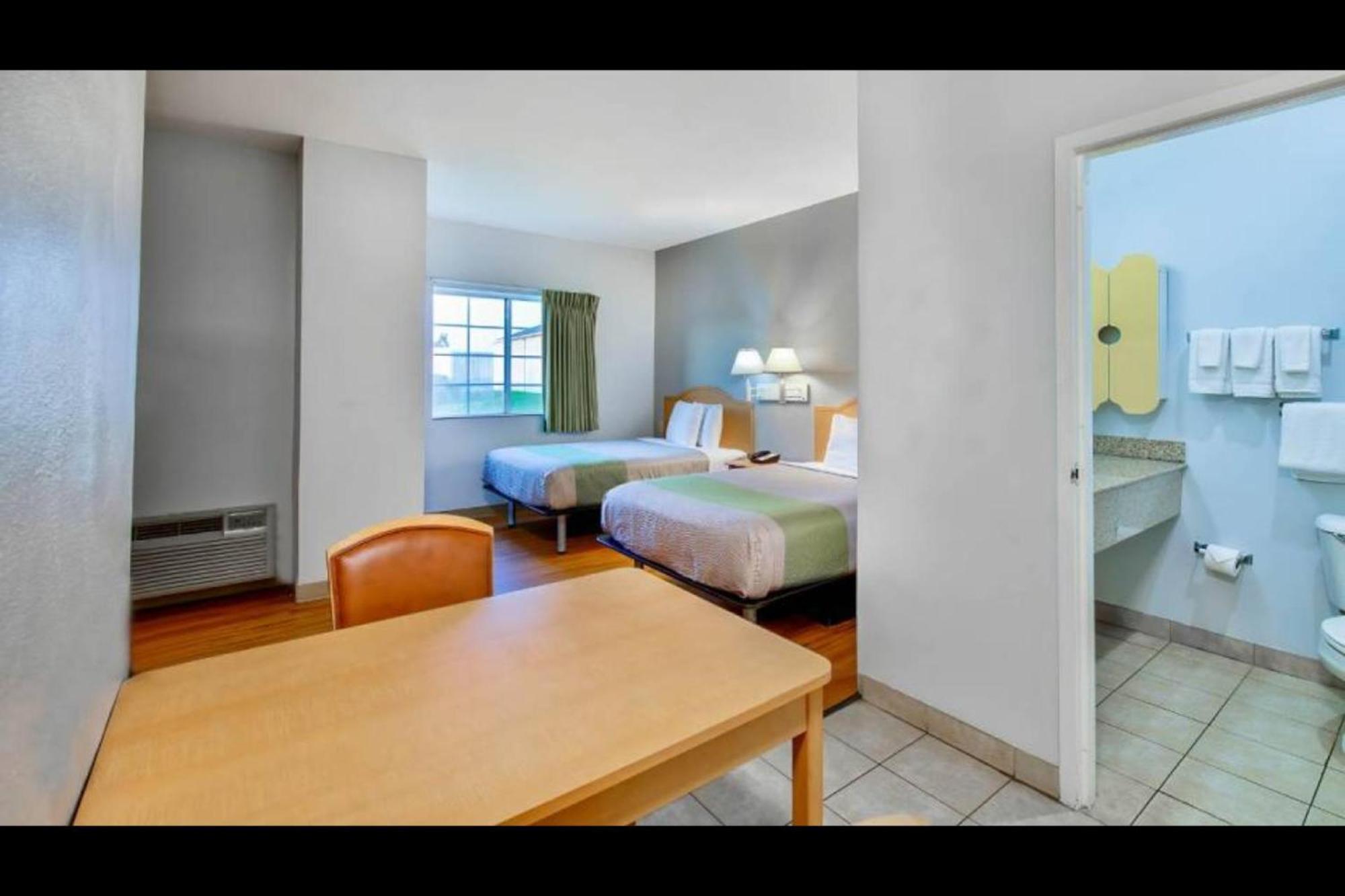 Oyo Townhouse Sulphur,La Extended Stay Екстериор снимка